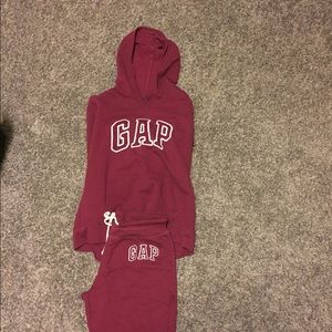 GAP jogging suit
